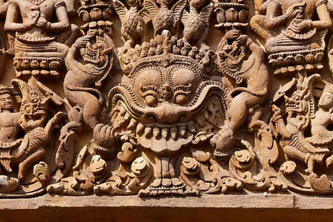 16-Prasat Sikhoraphum-011